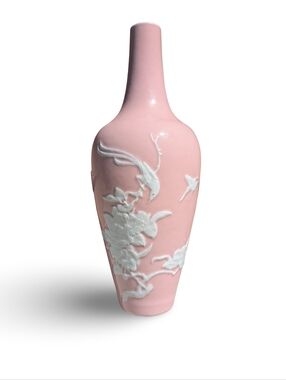 Mid-century Chinese Porcelain Vase With White pâte-sur-pât Glaze - Pink
